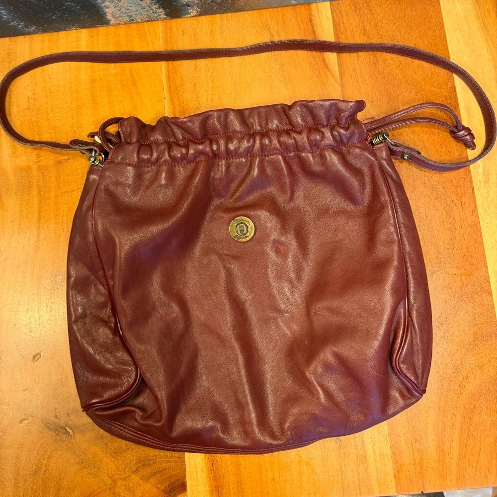 Etienne Aigner Minimalist 1970’s/80’s Burgundy Leather Bucket Shoulder Bag - Picture 5 of 16